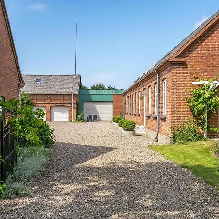 Holiday home 4 Bedroom Beautiful In Tranekaer