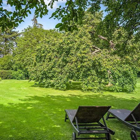 4 Bedroom Beautiful In Holiday home *