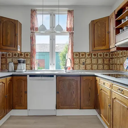 Holiday home 4 Bedroom Beautiful In *