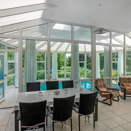 4 Bedroom Beautiful In Holiday home