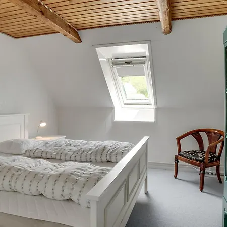 Holiday home 4 Bedroom Beautiful In